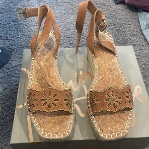 Crown vintage size 7.5 warmest buff cow suede